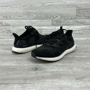 Adidas boost Men’s Size 7.5 Black Running Shoes Sneaker